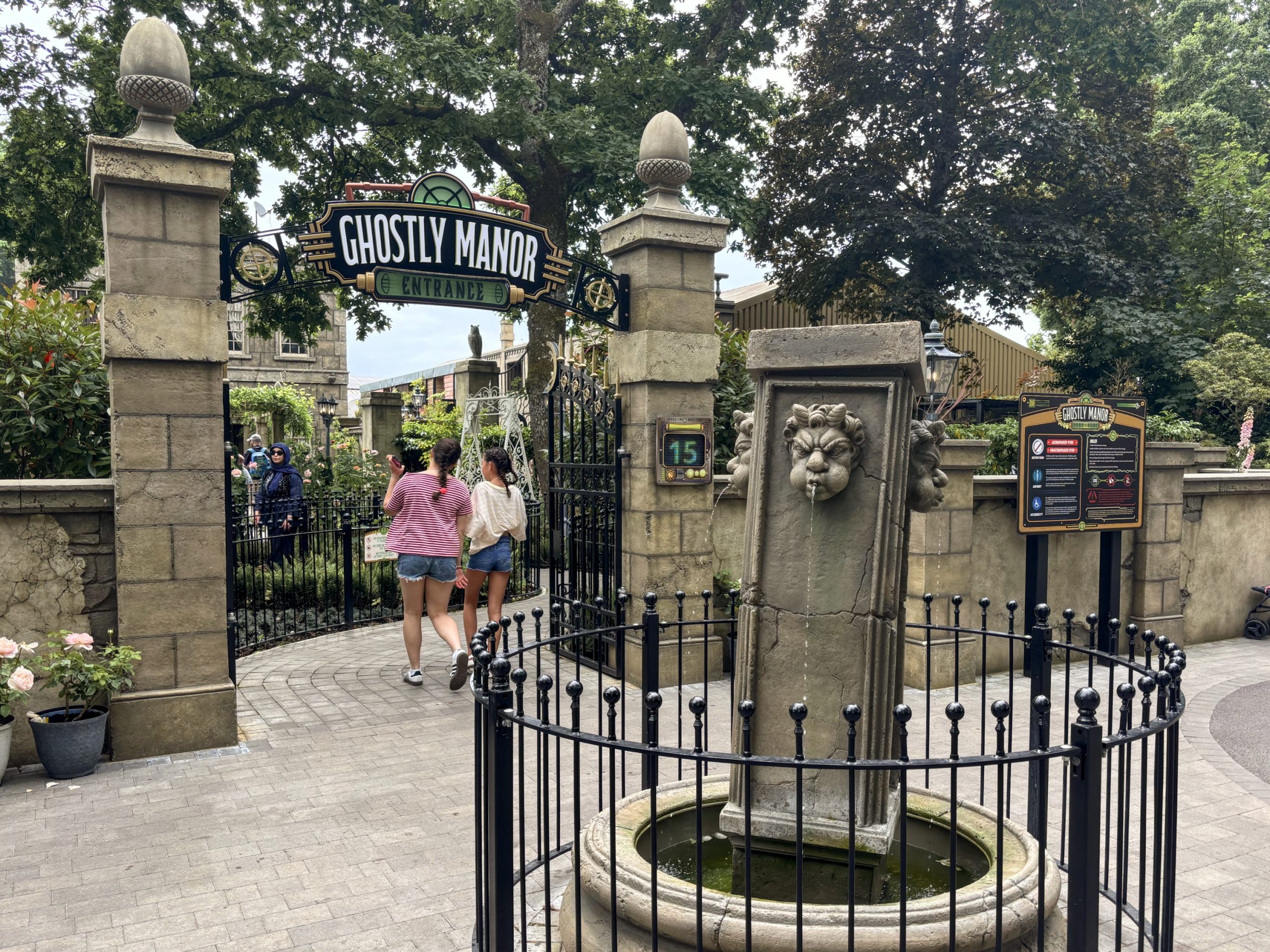 Ghostly Manor at Paultons Park